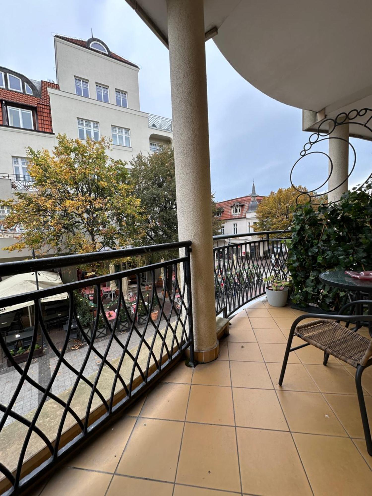 Azja, Sopot Monte Cassino, Balkon, Parking Exteriör bild